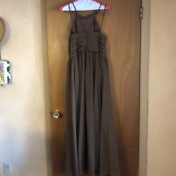 Long flowy formal dress - Picture 2 of 6
